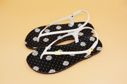 FLIPPER SLINGBACK - blackOut พื้นเดซี่ดำ/หูขาว