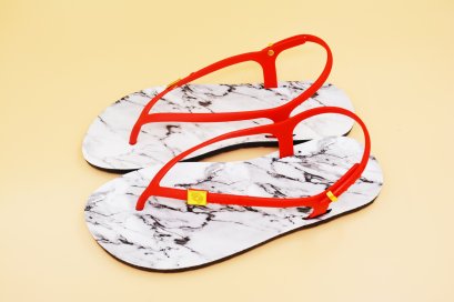 FLIPPER SLINGBACK - blackOut พื้นหินอ่อน/หูแดง