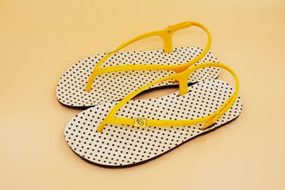 FLIPPER SLINGBACK - blackOut พื้นจุดเล็กครีมตาล/หูเหลือง