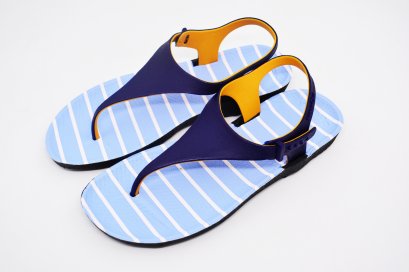 ZYNE  SLINGBACK - blackOut พื้นลายเส้นฟ้า/หูน้ำเงินเหลือง