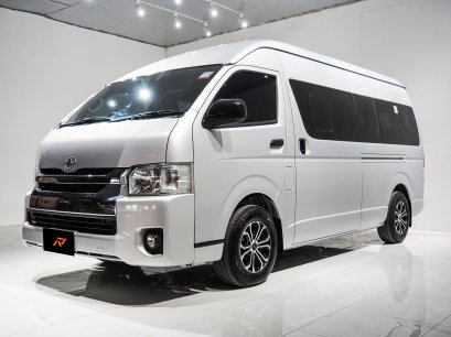 TOYOTA COMMUTER 3.0 2018