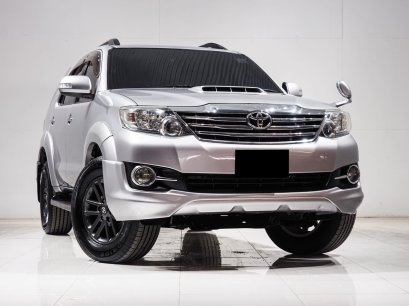 TOYOTA FORTUNER 2.5 V (A/T) 2015