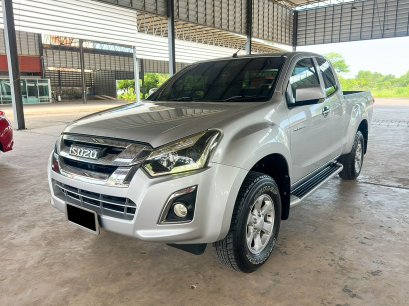 ISUZU D-MAX SPACECAB 1.9 Z HI-LANDER 2015 (M/T)
