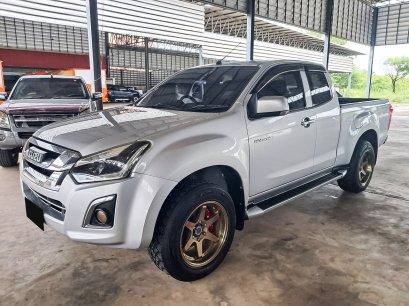 ISUZU D-MAX SPACECAB 1.9 Z DVD HI LANDER 2016 (M/T)