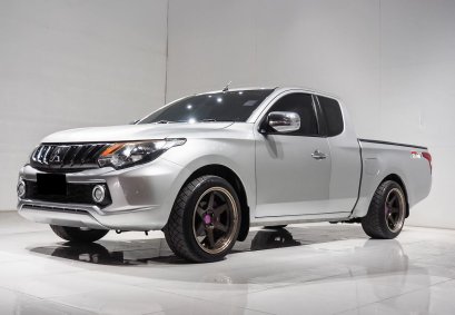 MITSUBISHI TRITON MEGACAB 2.5 GLX 2017 (M/T)
