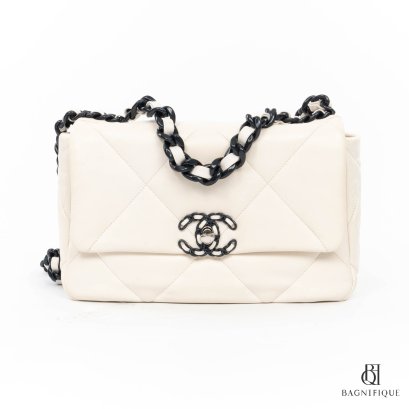 CHANEL FLAP 19 26 WHITE CALF BHW