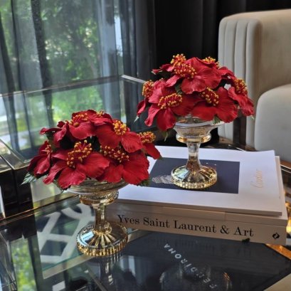 CRYSTAL PEDESTAL TRAY WITH HIBISCUS