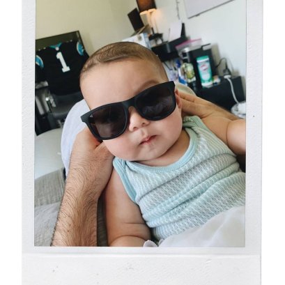 มีแว่นพร้อมออกไปสู้แดดกันหรือยังครับ 