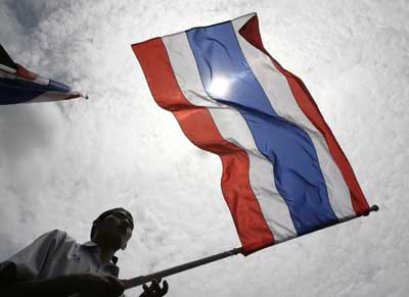 คมดาบซากุระ 2 : ประเทศนี้มีไว้ขาย โดย ชวินทร์ ลีนะบรรจง และ สุวินัย ภรณวลัย (25 เมษายน 2555)