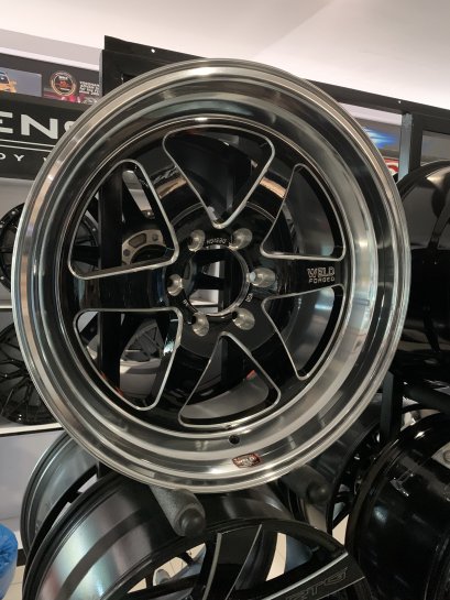 KC-Weld 4x4 EP.1 20x10 ET 10 PCD 6x139.7 CB 196.1 XMPL/Black(D)