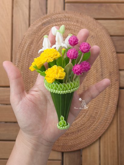 กรวยดอกดาวเรือง+ดอกรัก+ดอกบานไม่รู้โรย