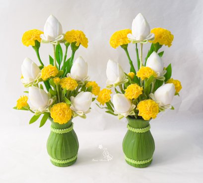 แจกันดอกบัวตูม+ดอกดาวเรือง (คู่)