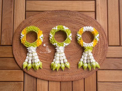 พวงมาลัยครึ่งซีก สีเขียว