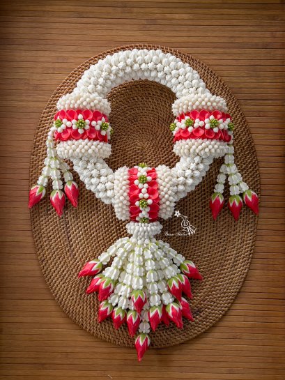 พวงมาลัยมะลิสีแดง