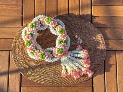 พวงมาลัยโซ่กลีบรัก สีโอรส (สั่งสีอื่นได้)