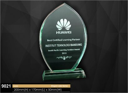 ถ้วยรางวัลคริสตัล 9021