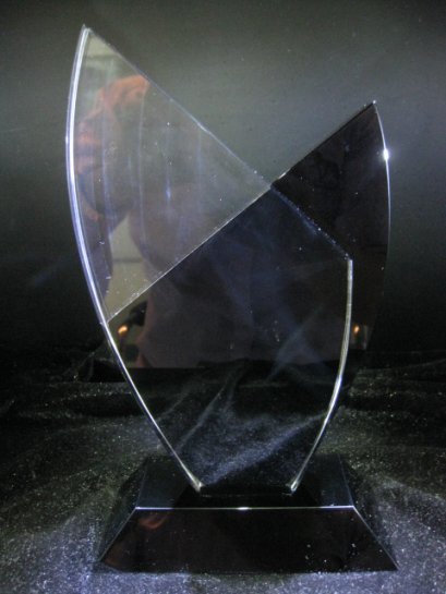 ถ้วยรางวัลคริสตัลโล่เกียรติยศ