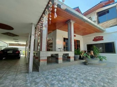 Pool Villa ( Theppasit Soi-5 )