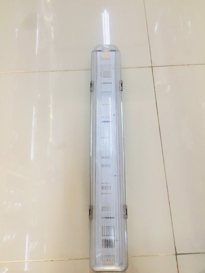 โคมกันน้ำกันฝุ่น ใส่นีออนธรรมดา ไดชิด้า 