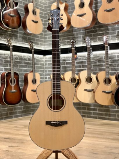 Kepma ES36 Mini Acoustic Guitar with gig bag