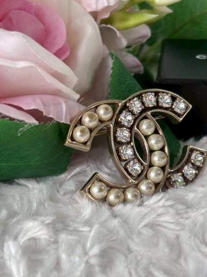 เข็มกลัด Chanel