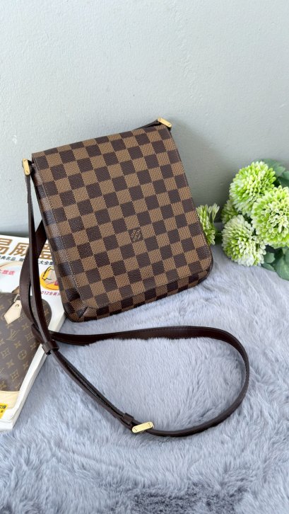 กระเป๋า LV Damier Tango
