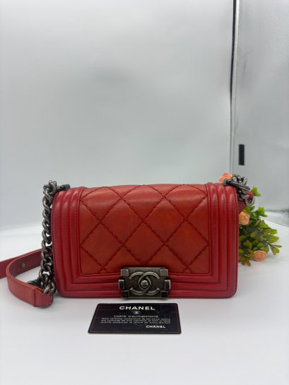 สวยสะกดทุกสายตา! Chanel Boy Bag