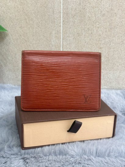 กระเป๋าสตางค์ Louis Vuitton รุ่น Epi Vintage