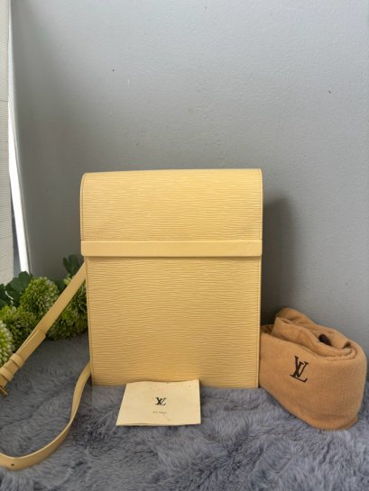 Louis Vuitton Vanilla Epi Leather Rachelle