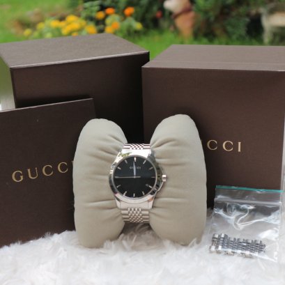 Gucci G-Timeless 40 mm.