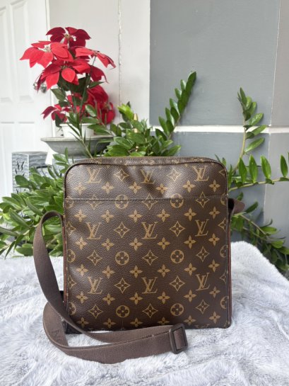 Louis Vuitton Monogram Canvas Trotteur Beaubourg