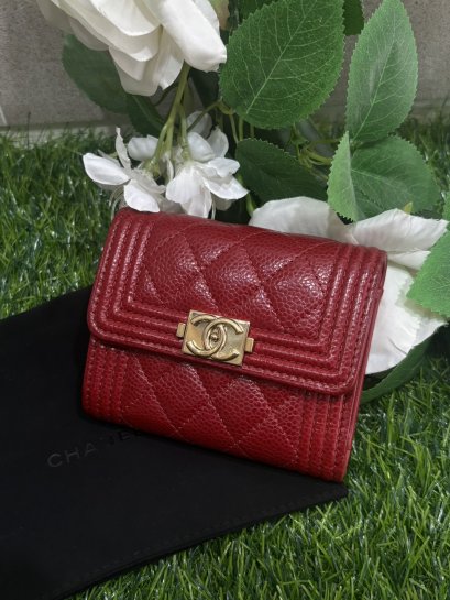 กระเป๋าสตางค์รุ่นยอดนิยม Chanel Boy Wallet หนัง CAVIAR