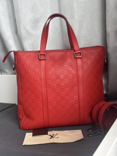 LV Tadao
