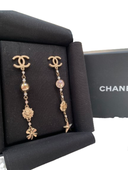 CHANEL | Costume Jewelry Casual Style
