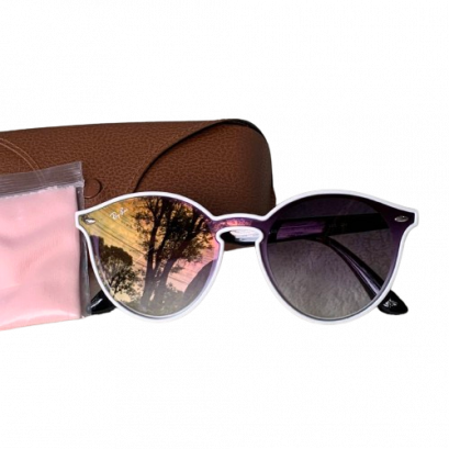 แว่นตากันแดด Ray Ban รุ่น RB4380