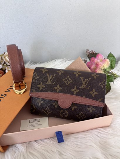 Louis Vuitton Monogram Pochette Arche Belt