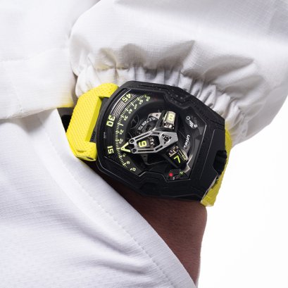 URWERK UR-230 Black Star