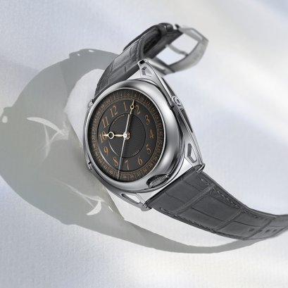 DE BETHUNE DB Kind of Two Jumping GMT 