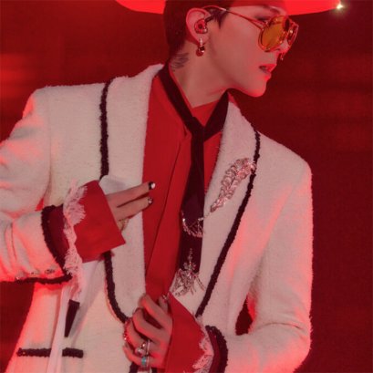 CHANEL G-Dragon กับ Plume 1932