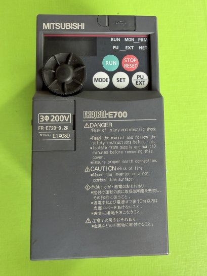 อินเวอร์เตอร์ Mitsubishi E700 รุ่น FR-E720-0.2K (0.2kW 220V 3Phase)