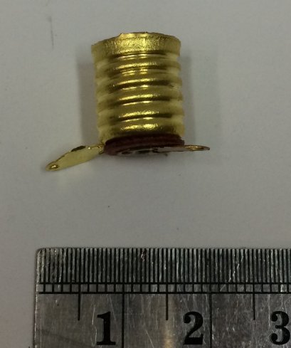 ขั้วใส่หลอดไฟฉาย