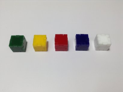 ลูกบาศก์ ขนาด 2x2x2 cm จำนวน 1 ชิ้น