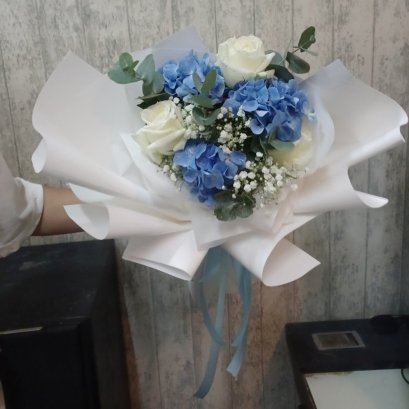 ช่อดอกไม้สีสดใส 06