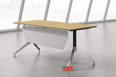 โต๊ะขาเหล็ก