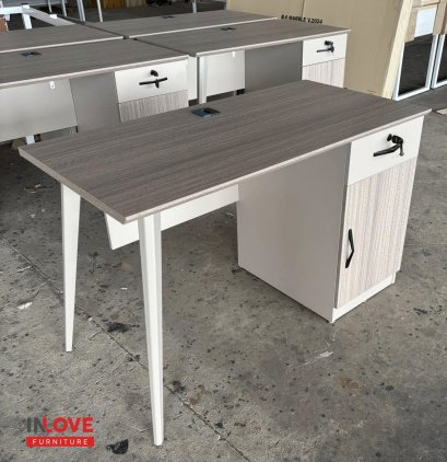 โต๊ะทำงาน dominic