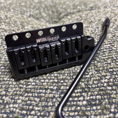 Wilkinson Bridge รุ่น WOV09  Black Series บริดจ์กีตาร์ไฟฟ้าพร้อมคันโยก สปริง3เส้น และ แท่นยึดสปริง