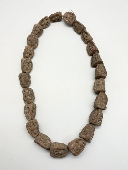 สร้อยพระซุ้มกอ ก้อนเส้า 3 หน้า กำแพงเพชร