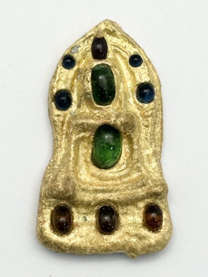 พระพุทธชินราชใบเสมา เนื้อทองโบราณ ประดับพลอย