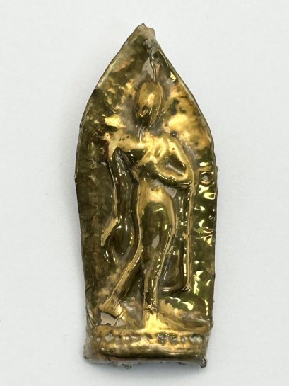 พระปางลีลา เนื้อว่าน หน้าทอง