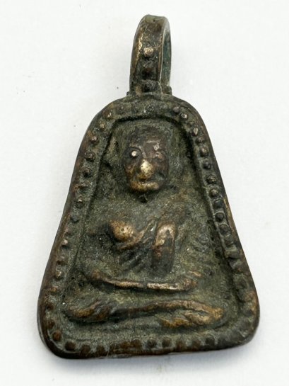 หลวงพ่อเงิน จอบใหญ่